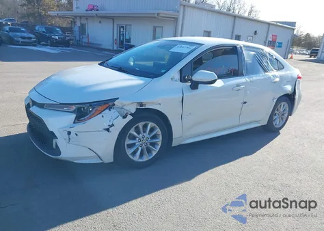 2021 Toyota Corolla Le z USA, uszkodzony, nr VIN JTDVPMAE4MJ121472